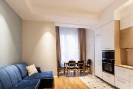 2-к. квартира, 70 м², 3/9 эт.